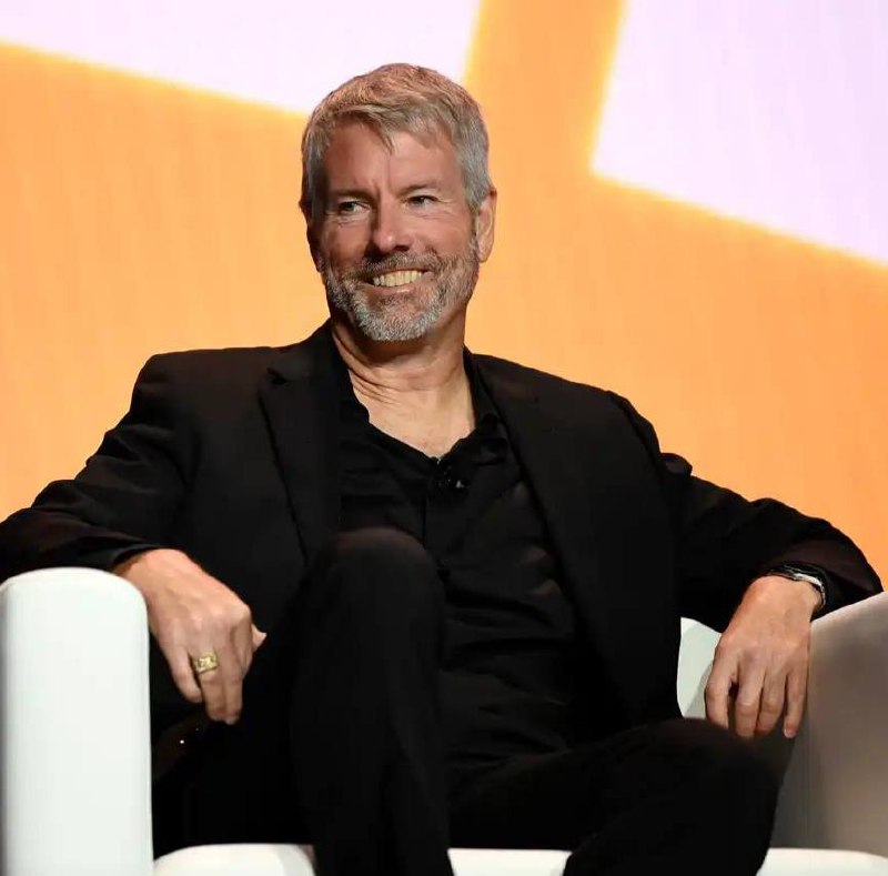 Michael Saylor's MicroStrategy now holds 214,400 Bitcoin worth $13.6 billion, more than any country in the world. @WatcherGuruMichael Saylor's MicroStrategy now holds 214,400 Bitcoin worth $13.6 billion, more than any country in the world. @WatcherGuru