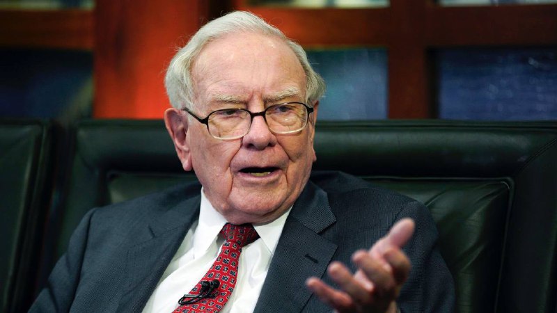 🇺🇸 Billionaire Warren Buffett says he could end the United States deficit problem in five minutes. 