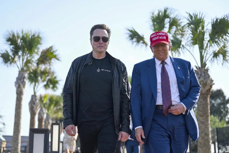 JUST IN: 🇺🇸 Elon Musk is rumored to be buying property near Donald Trump's Mar-a-Lago home in Florida, Daily Mail reports.📰 Full Story@WatcherGuru