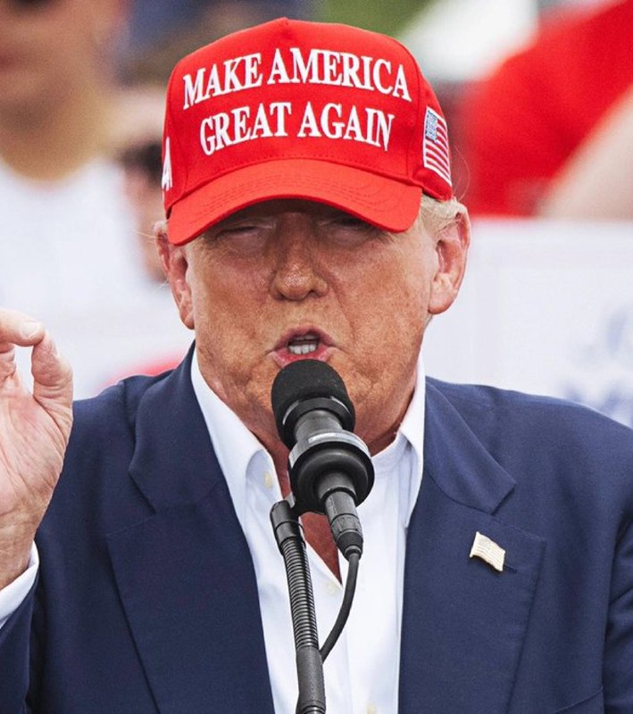 JUST IN: Amazon Founder Jeff Bezos to donate $1,000,000 to President-elect Trump's inaugural fund, WSJ reports.@WatcherGuruJUST IN: Amazon Founder Jeff Bezos to donate $1,000,000 to President-elect Trump's inaugural fund, WSJ reports.@WatcherGuru
