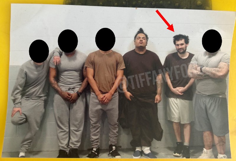 JUST IN: First photo of Sam Bankman-Fried in jail.@WatcherGuru