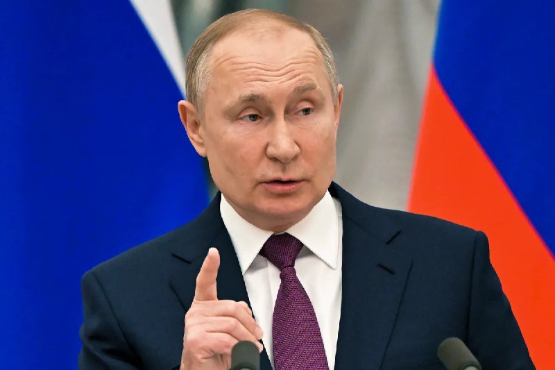 JUST IN: 🇷🇺 Russia's Moscow Stock Exchange officially halts trading in US Dollars and Euros.@WatcherGuru