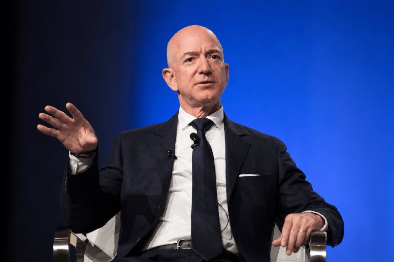 JUST IN: 🇺🇸 Billionaire Jeff Bezos says the bottom half of US workers should pay zero income tax.@WatcherGuru