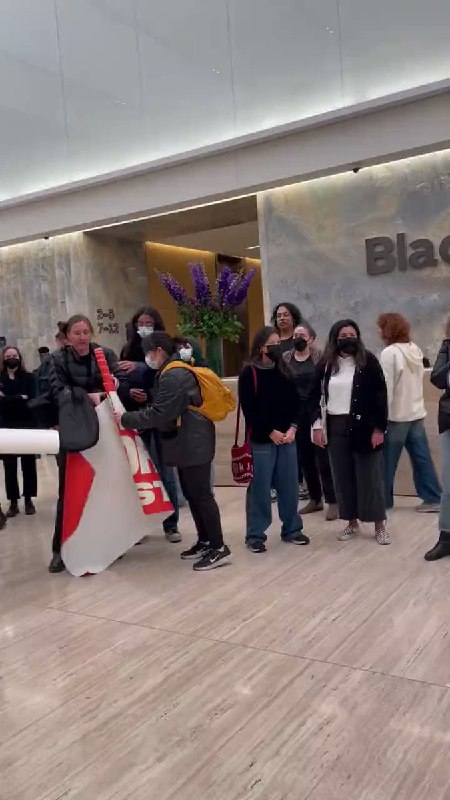 JUST IN: 🇵🇸 Pro-Palestine protestors break into BlackRock's headquarters in NYC.@WatcherGuru