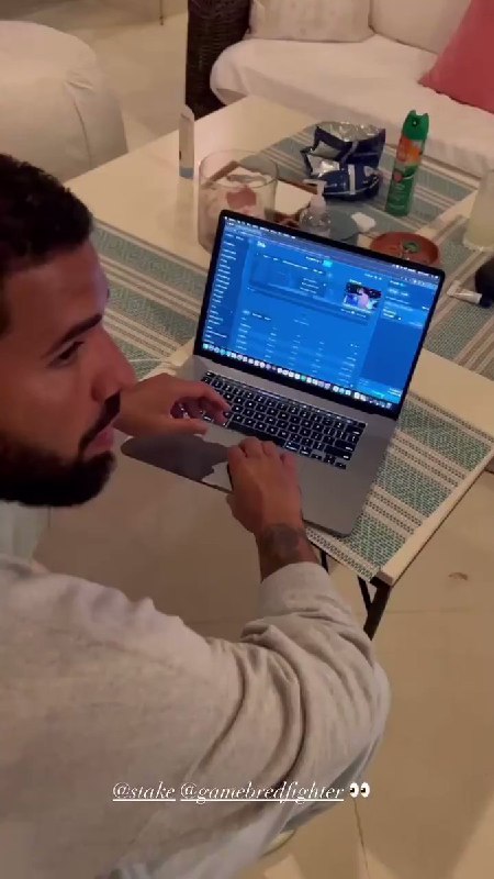 JUST IN: Drake has bet $275,000 in Bitcoin on Jorge Masvidal to win tonight’s UFC272 main event against Colby Covington. @WatcherGuru