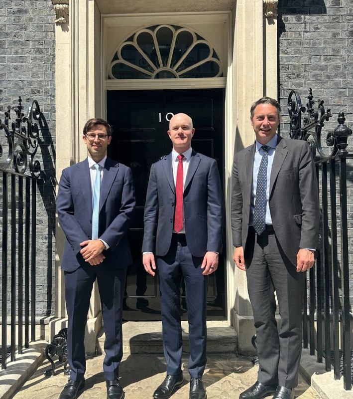 JUST IN: Coinbase CEO Brian Armstrong holds talks with UK policymakers in London to discuss crypto.@WatcherGuruJUST IN: Coinbase CEO Brian Armstrong holds talks with UK policymakers in London to discuss crypto.@WatcherGuru