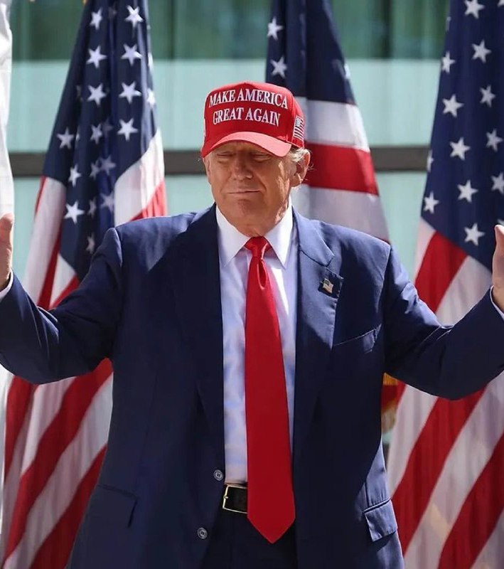 JUST IN: Trump Organization files trademark for 'TRUMP' to launch a metaverse and NFT trading platform.📰 Full Story@WatcherGuruJUST IN: Trump Organization files trademark for 'TRUMP' to launch a metaverse and NFT trading platform.📰 Full Story@WatcherGuru
