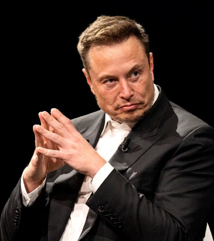 JUST IN: Elon Musk says by 2040 there will be at least 10 billion humanoid robots, priced around $20,000–$25,000 each.@WatcherGuruJUST IN: Elon Musk says by 2040 there will be at least 10 billion humanoid robots, priced around $20,000–$25,000 each.@WatcherGuru