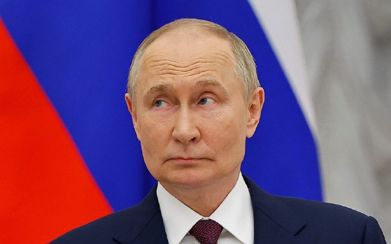 JUST IN: 🇺🇸🇮🇳 President Trump says he will keep 'massive' tariffs on India until they stop buying Russian oil.@WatcherGuruJUST IN: 🇺🇸🇮🇳 President Trump says he will keep 'massive' tariffs on India until they stop buying Russian oil.@WatcherGuru